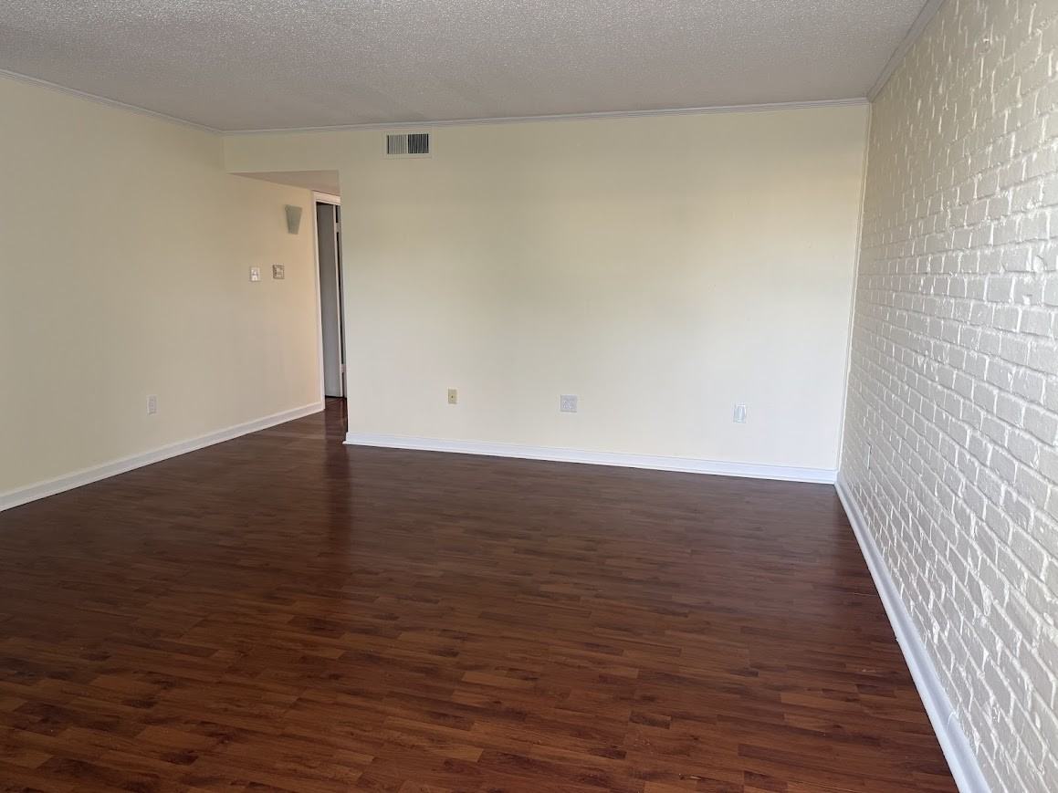 11271 Florida Blvd #208