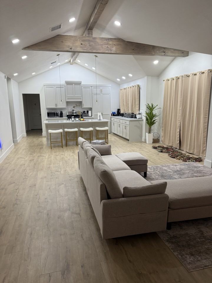 310 N Rosedale Ave #3 - Photo 2 of 9