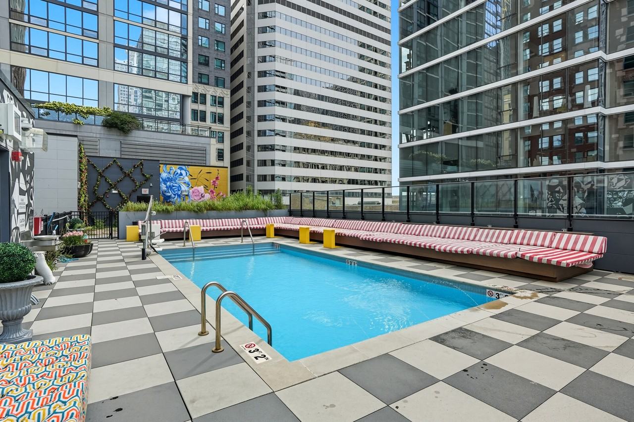 19 E Lake St - Photo 5 of 7