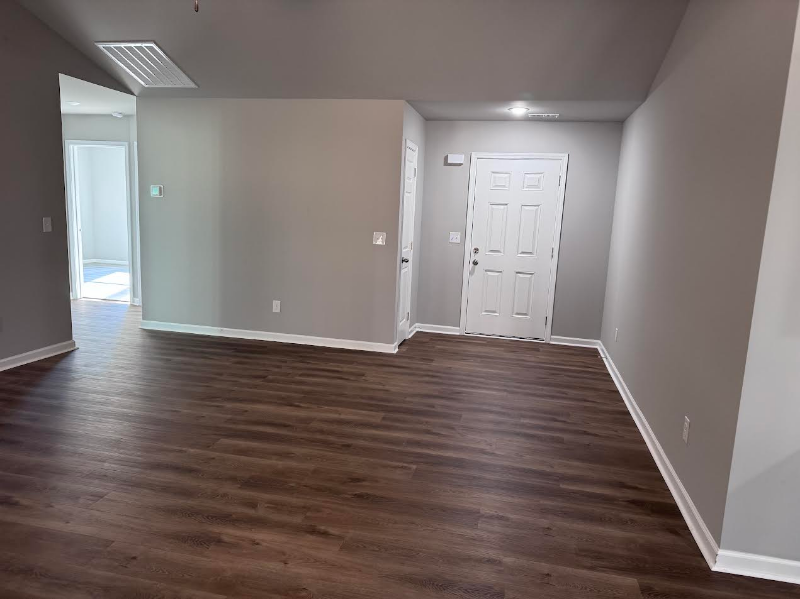 405 Grand Oaks Dr - Photo 3 of 20