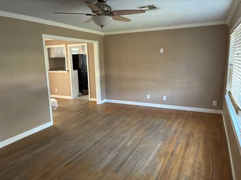 1612 Oxford Way - Photo 5 of 7