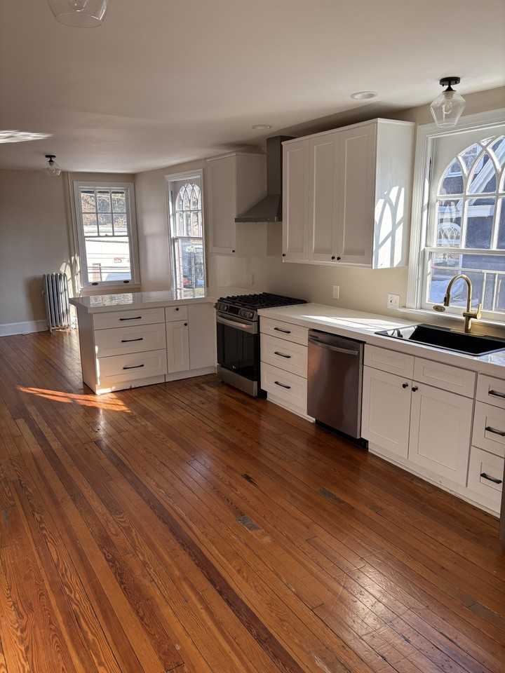 120 Greenwood Ave #2 - Photo 4 of 11