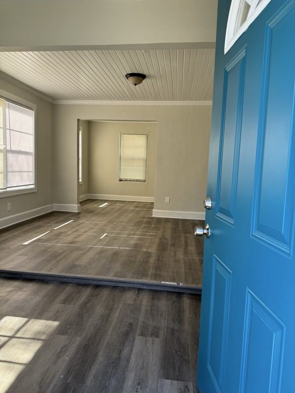 814 Baker Ave - Photo 2 of 9