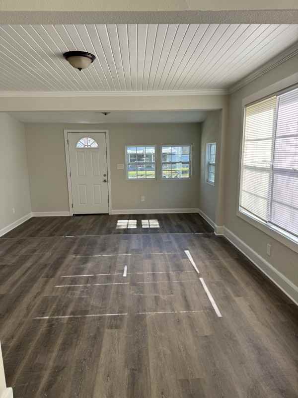 814 Baker Ave - Photo 3 of 9