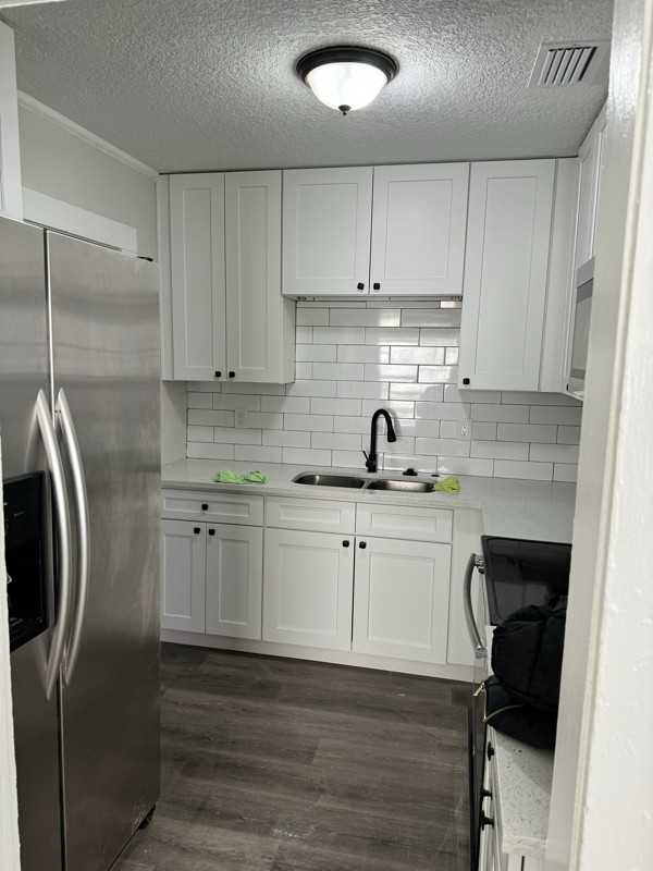 814 Baker Ave - Photo 4 of 9