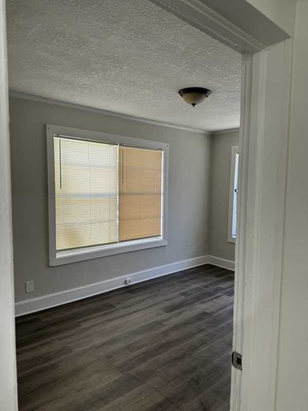 814 Baker Ave - Photo 6 of 9