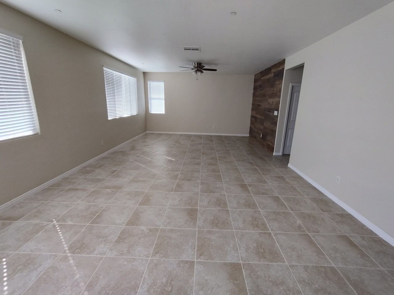 5421 Carrotwood Ave - Photo 4 of 17