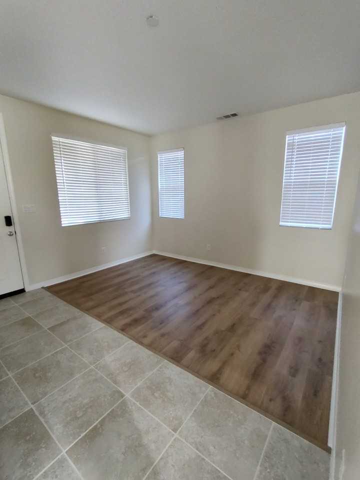 5421 Carrotwood Ave - Photo 6 of 17