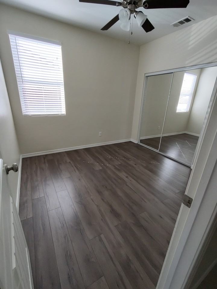 5421 Carrotwood Ave - Photo 7 of 17