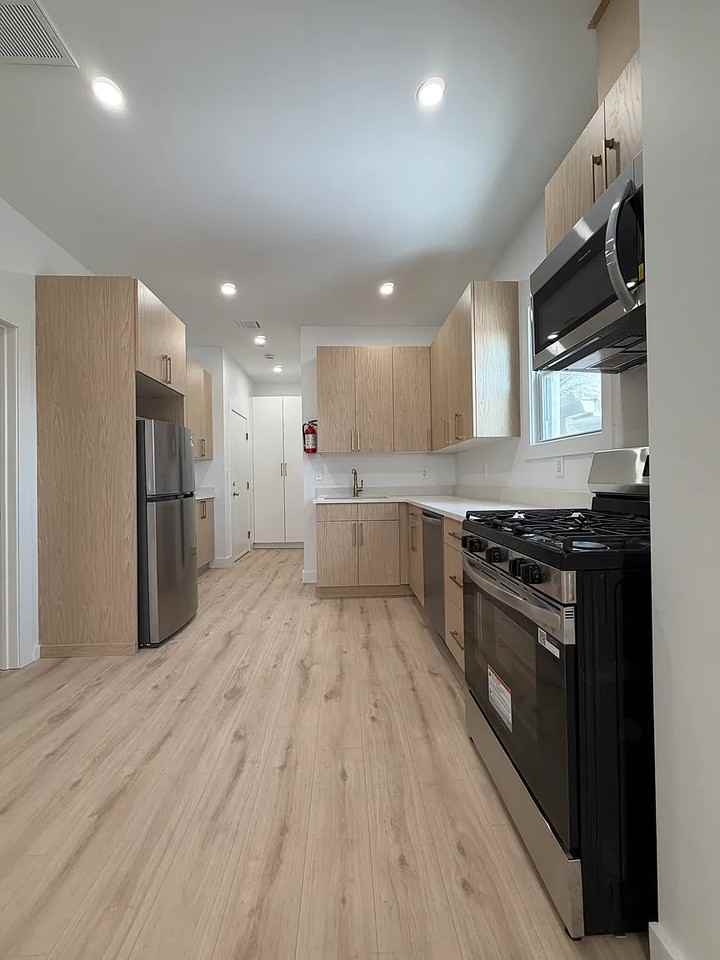 10 Wadsworth St #4 - Photo 2 of 18