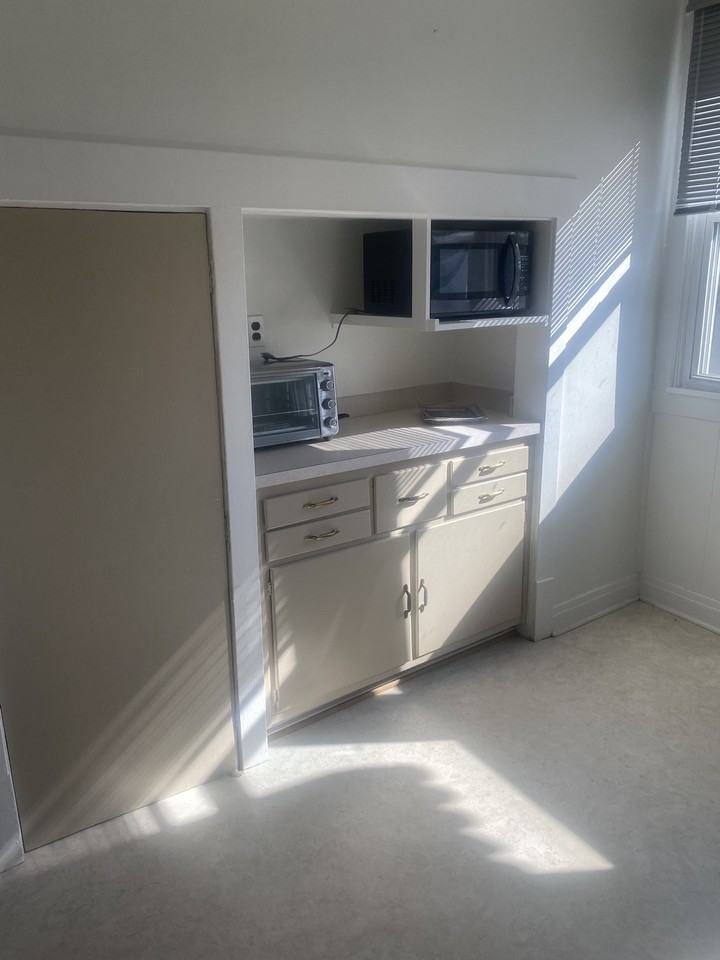 3337 W 114th St #2 - Photo 2 of 19