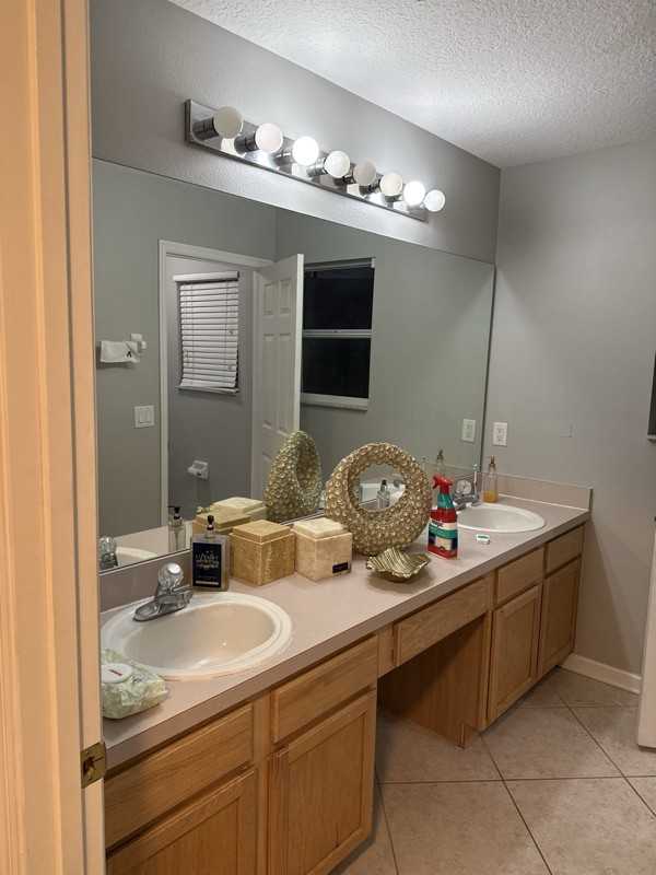 1 Hunters Creek Blvd - Photo 4 of 7