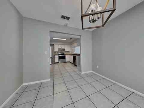 2365 Coolridge Dr - Photo 5 of 14