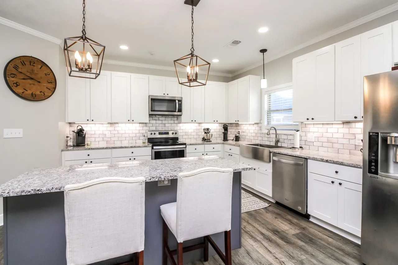 62 Regent Ln - Photo 2 of 16