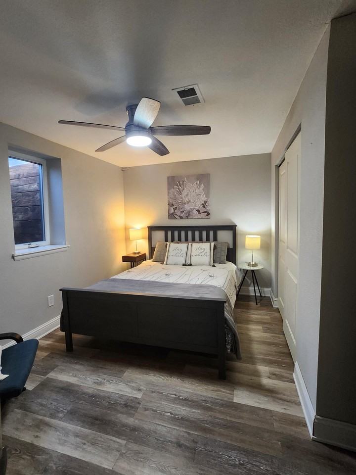 1761 E 105th Pl #BS - Photo 3 of 12