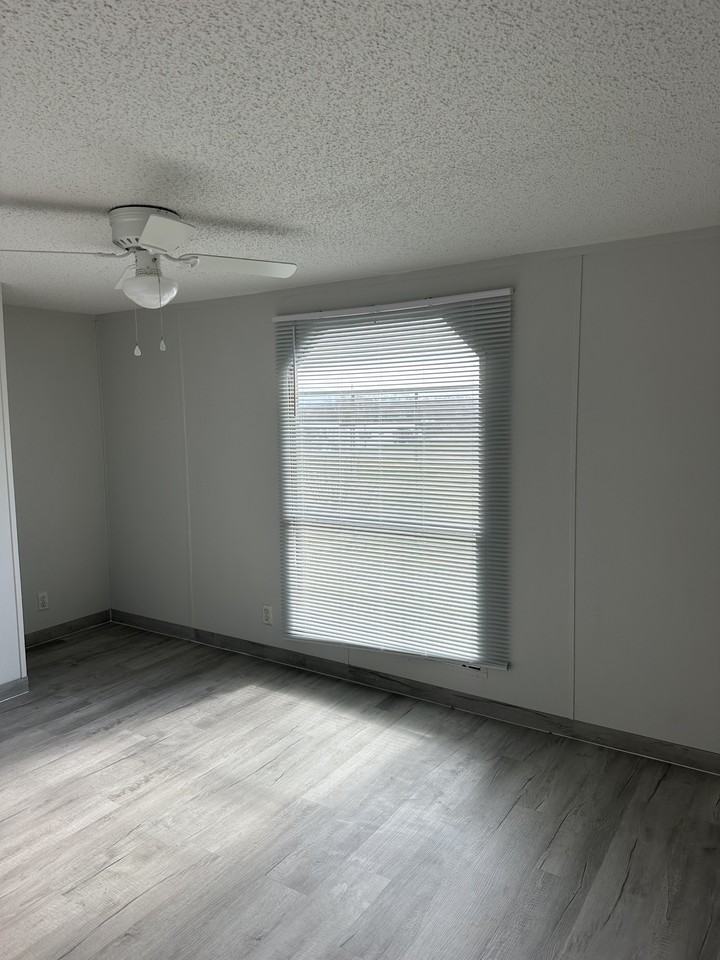 150 James Way - Photo 6 of 12