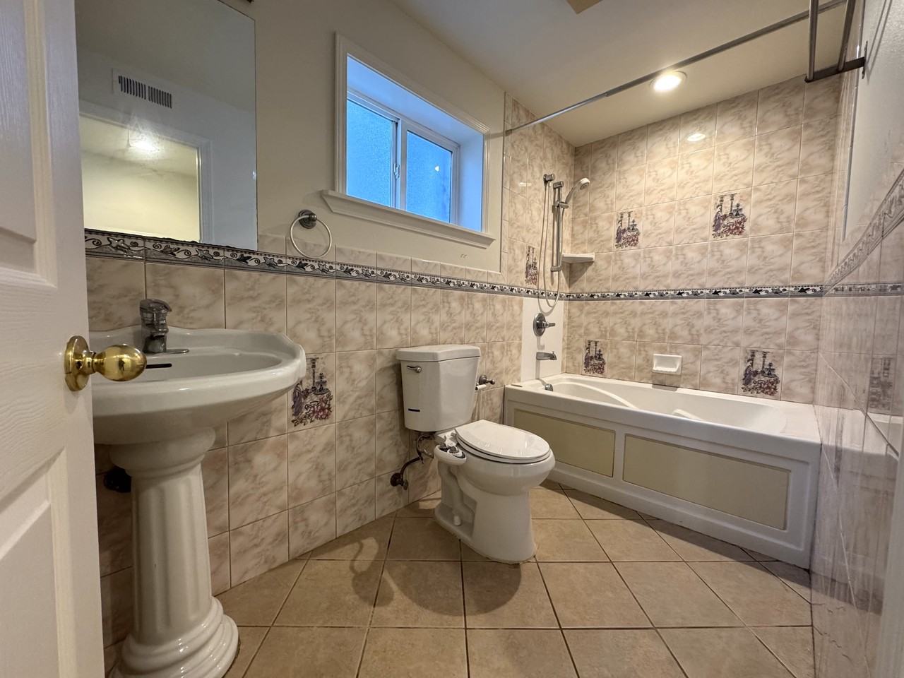 1315 Skyline Dr #1315A - Photo 3 of 14