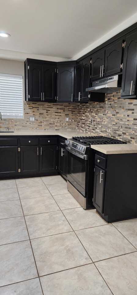 10405 Anzac Ave #10405 - Photo 5 of 16