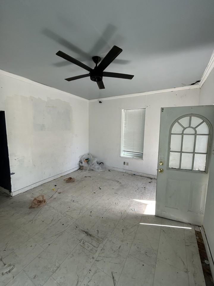 4330 Blair Ave - Photo 3 of 19