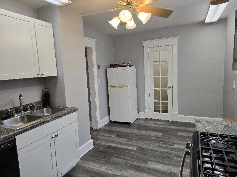 1726 Union St #2 - Photo 3 of 11