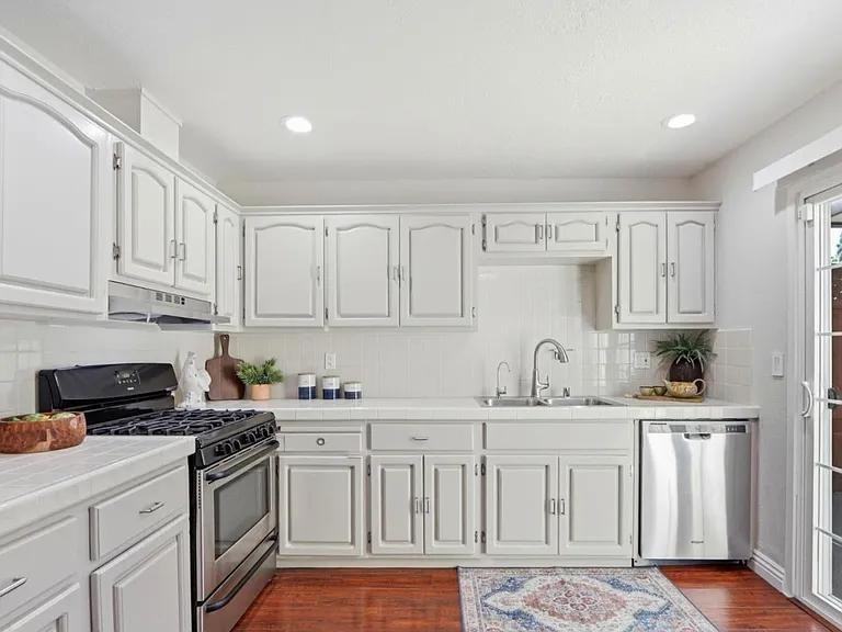 2019 Malden Ave - Photo 4 of 9