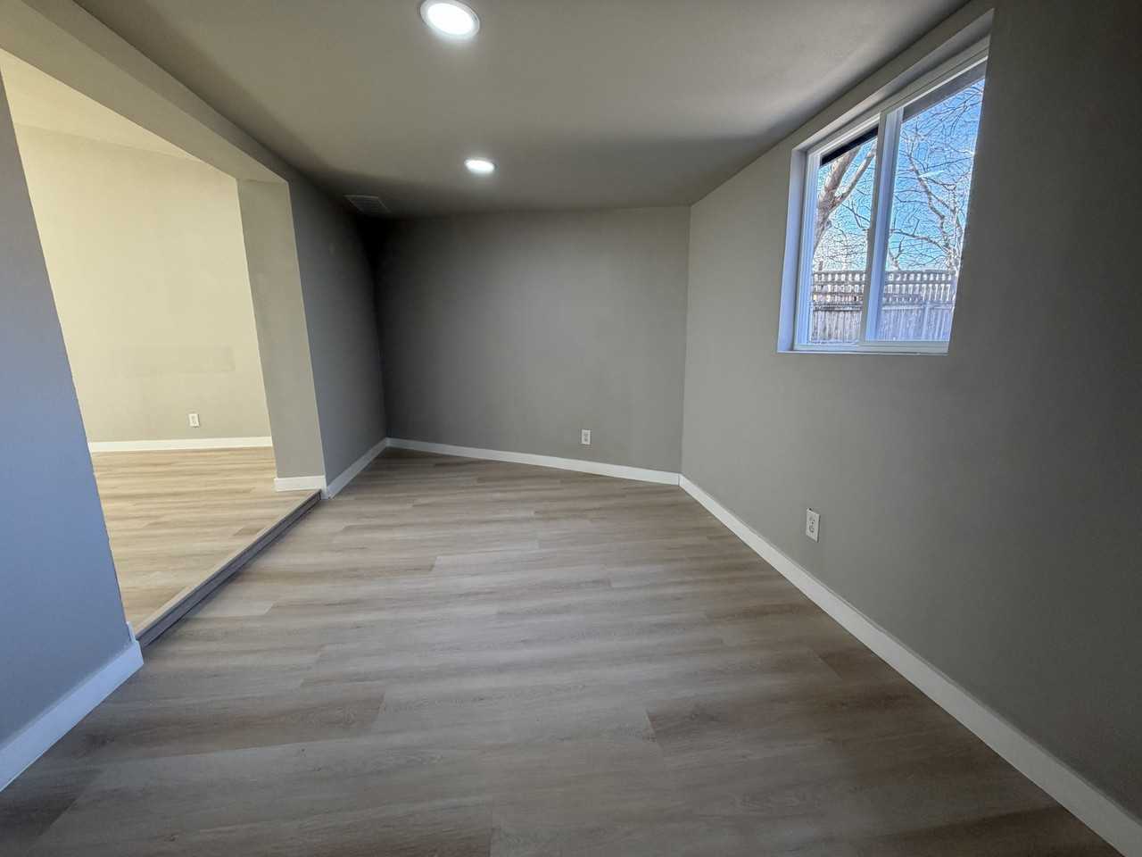 404 Lowell Ln - Photo 5 of 11