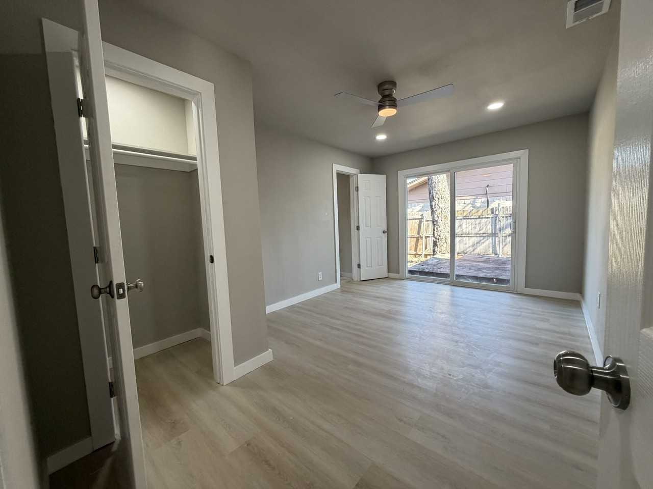 404 Lowell Ln - Photo 6 of 11