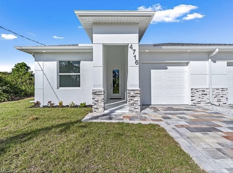 4716 Douglas Ln - Photo 2 of 12