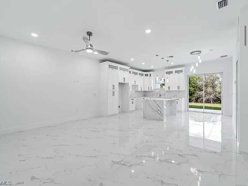 4716 Douglas Ln - Photo 3 of 12