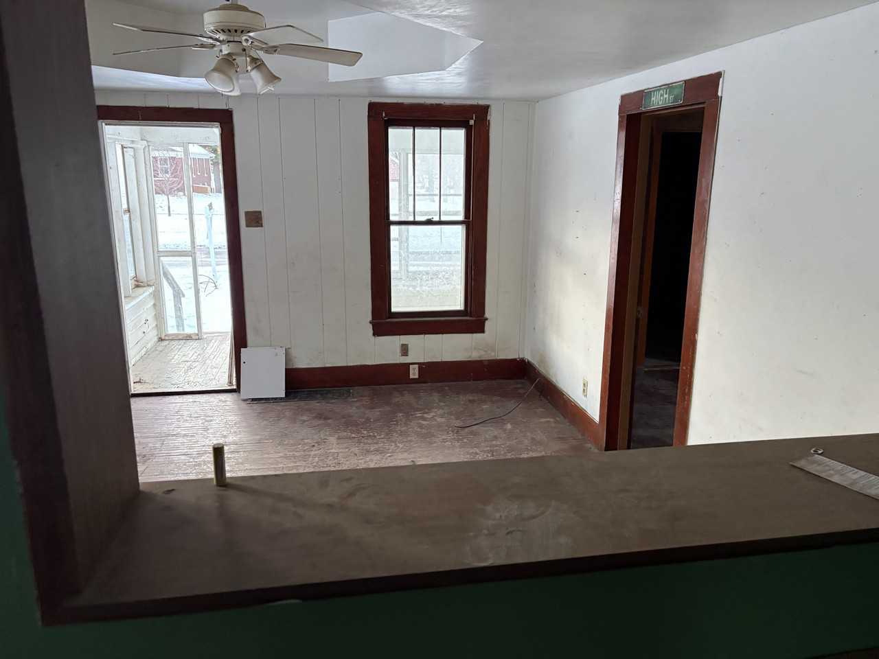 135 Chandler Blvd - Photo 2 of 12