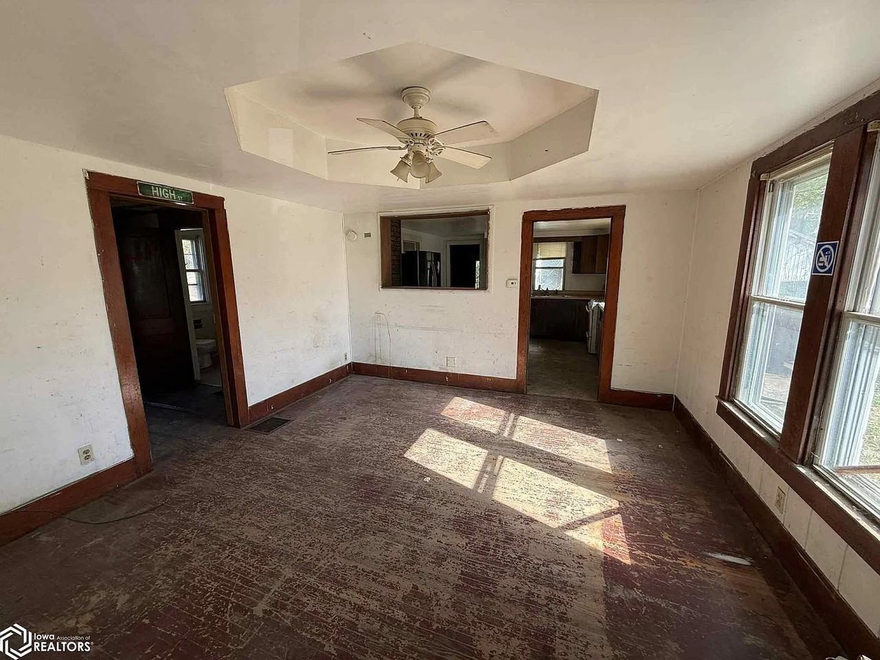 135 Chandler Blvd - Photo 5 of 12