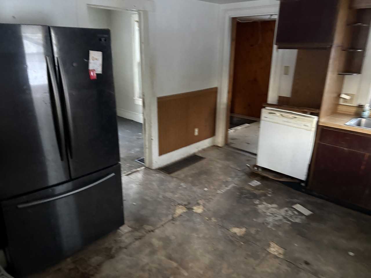 135 Chandler Blvd - Photo 7 of 12