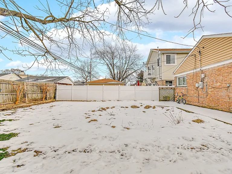 46567 W 83rd St - Photo 4 of 10