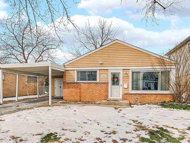 46567 W 83rd St - Photo 7 of 10