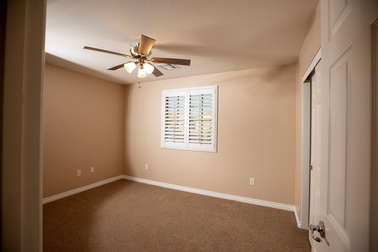 5249 Brazelton St - Photo 6 of 20