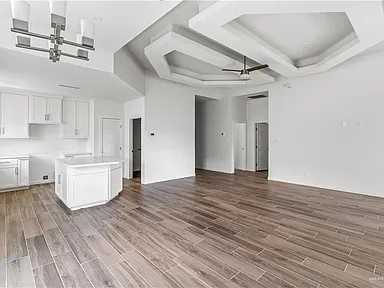 2912 N 36th St - Photo 2 of 17