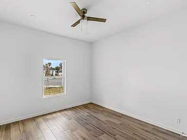 2912 N 36th St - Photo 4 of 17