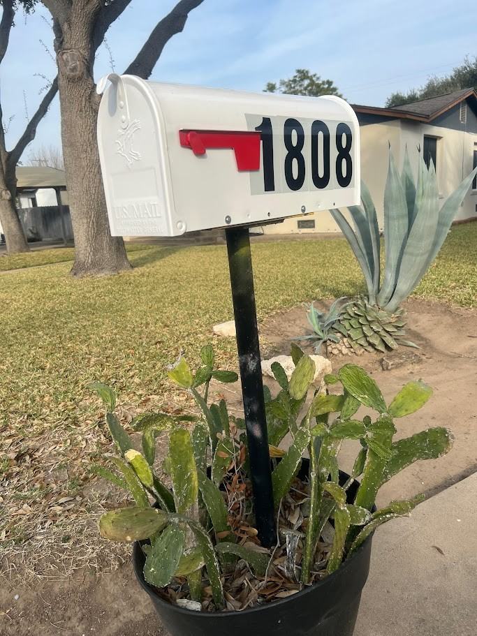 1808 N Broadway St - Photo 2 of 18