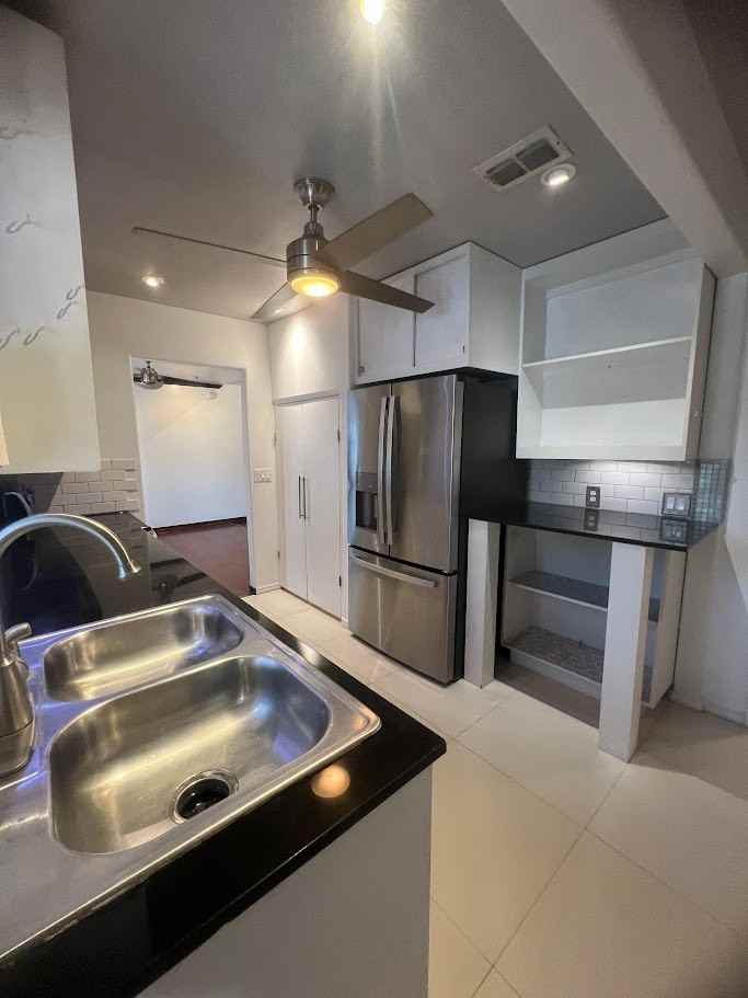 1808 N Broadway St - Photo 4 of 18