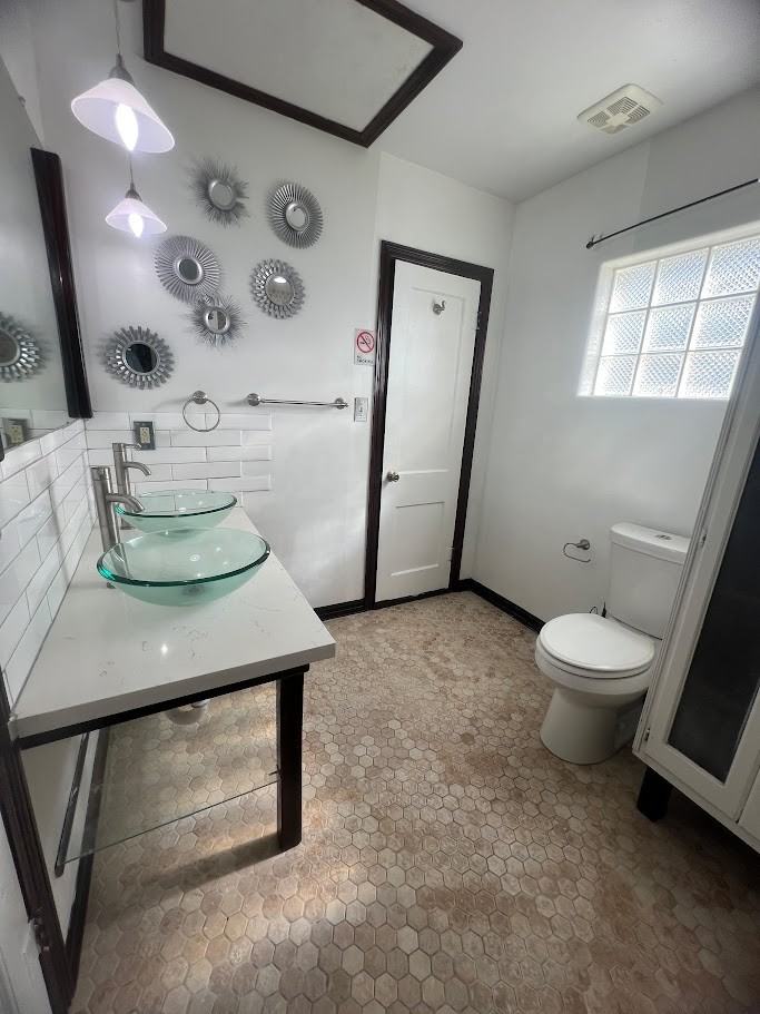 1808 N Broadway St - Photo 6 of 18