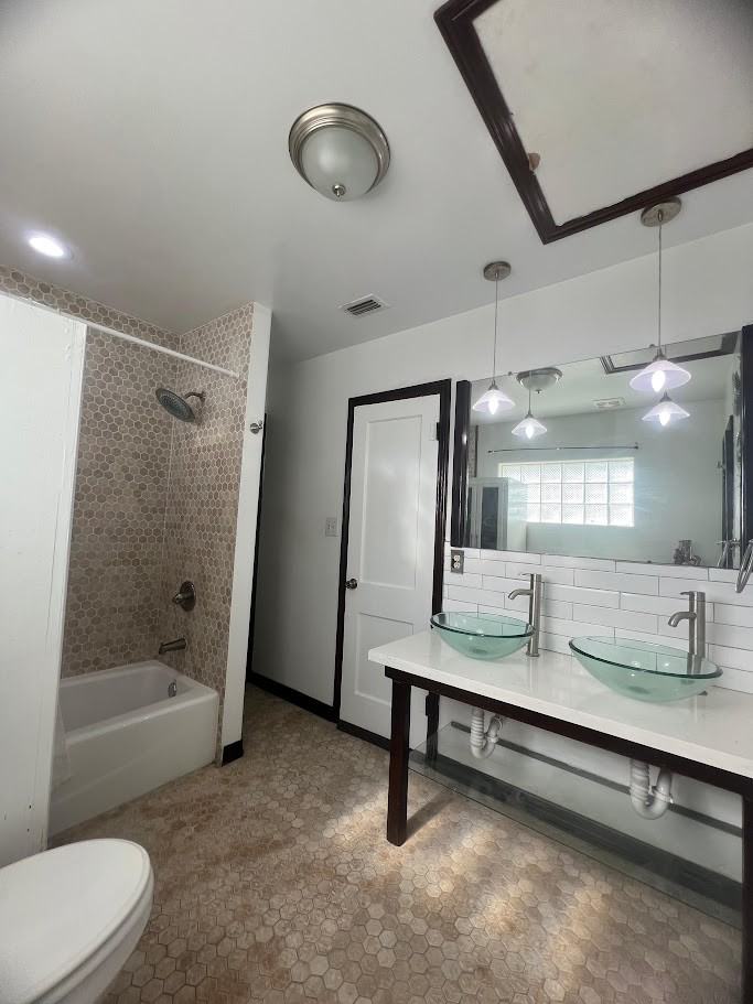 1808 N Broadway St - Photo 7 of 18