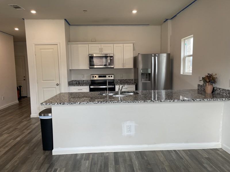 932 Avagail Ave - Photo 4 of 11