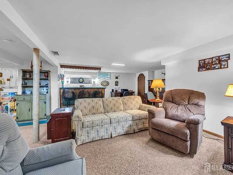 143 Safran Ave - Photo 2 of 20