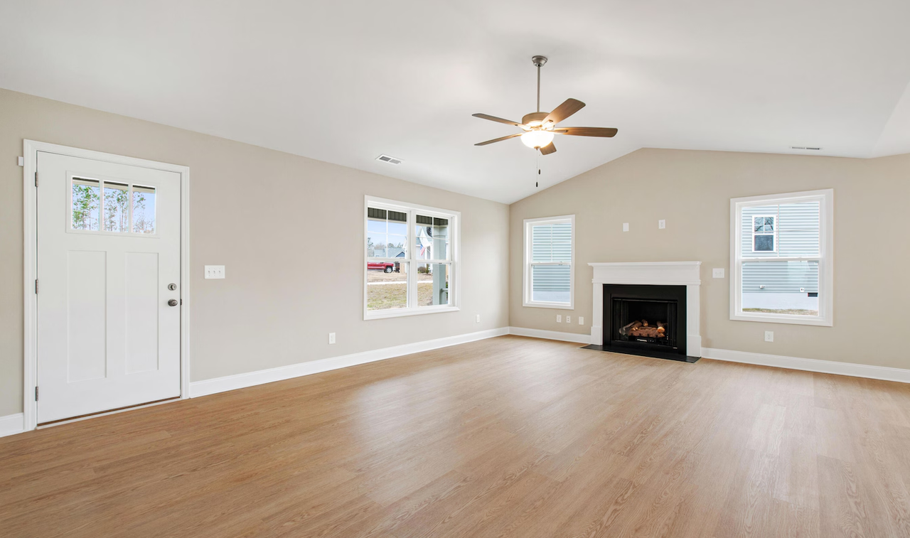 77 Falls River Ct - Photo 2 of 15