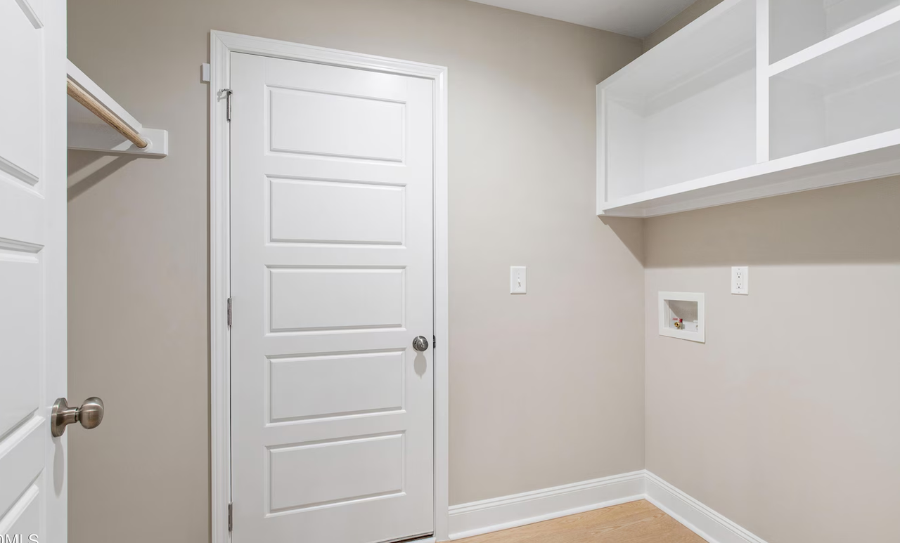 77 Falls River Ct - Photo 6 of 15