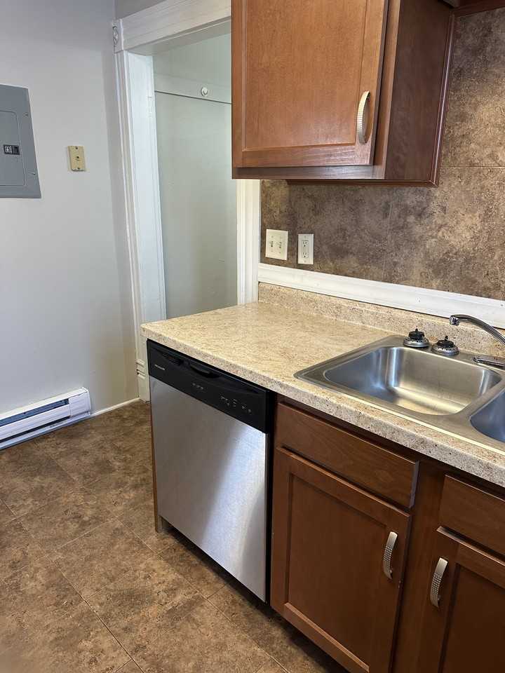 7Th St S/Johnson St. - Photo 4 of 17