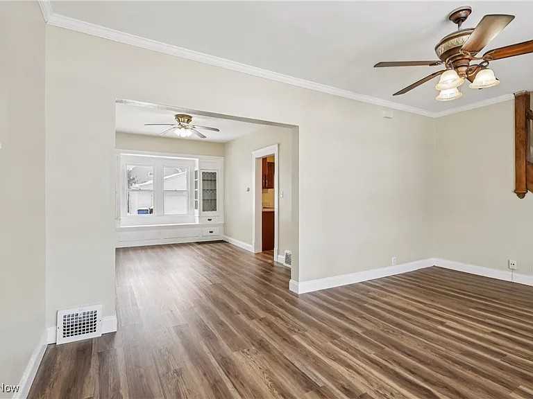 3617 Cecilia Ave - Photo 3 of 18