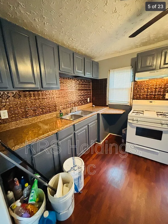 118 Virginia Ave - Photo 3 of 20