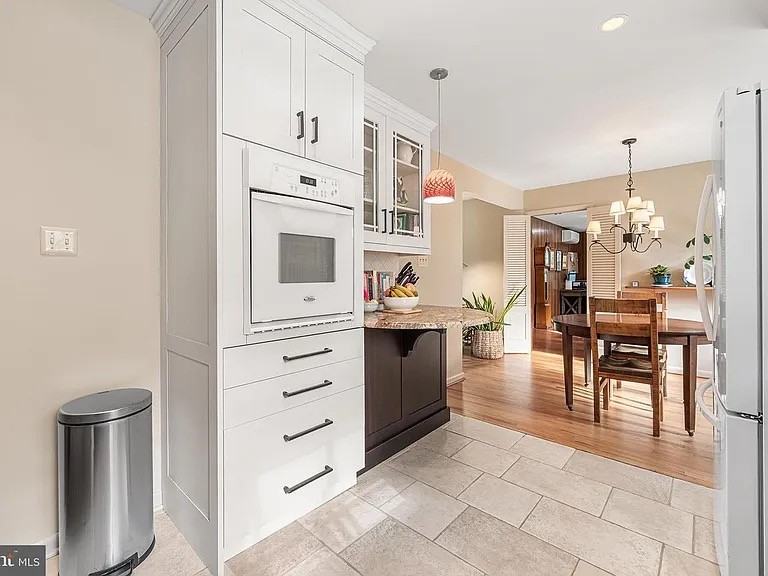 13 Lopatcong Dr - Photo 6 of 20