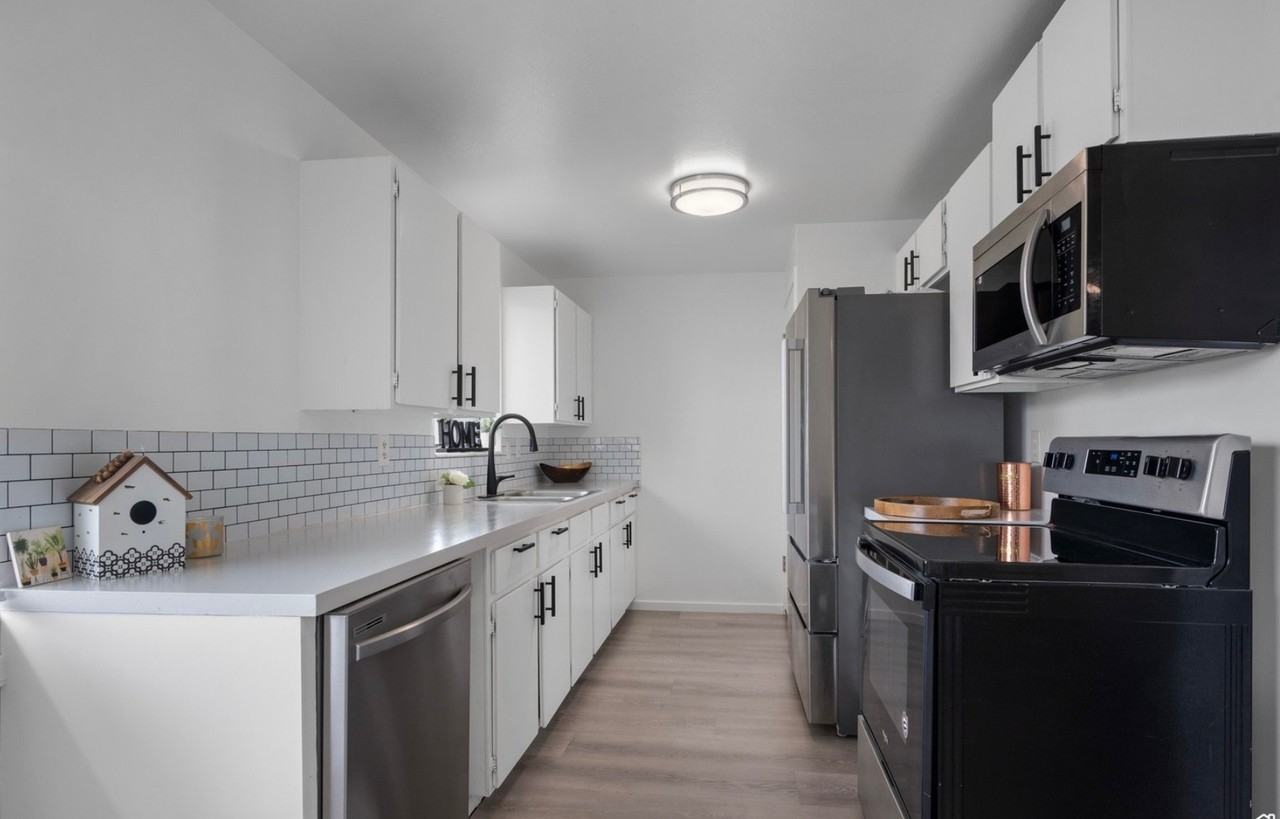 686 Tomahawk Dr - Photo 4 of 12